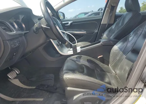 2012 Volvo S60 T6 из США, поврежденный, VIN YV1902FH4C2110441